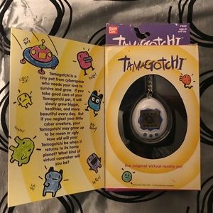 1997 Bandai Original TAMAGOTCHI Virtual Pet #1800